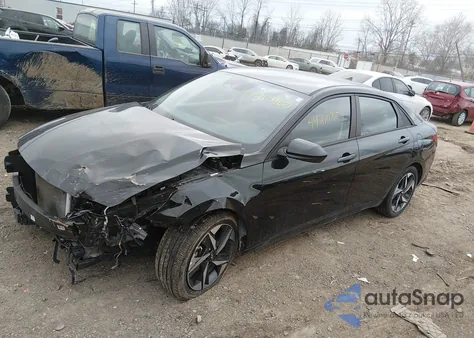 2023 Hyundai Elantra Sel z USA, uszkodzony, nr VIN KMHLS4AG1PU506378